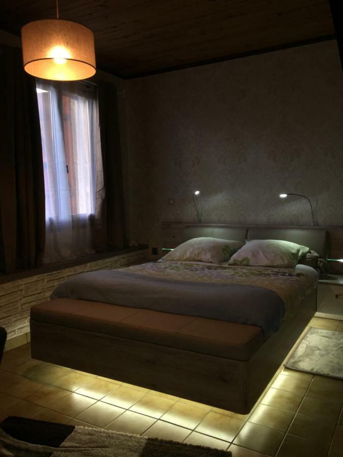 Bed and Breakfast Domaine Jeanne D'Arc Valhuon Exterior foto