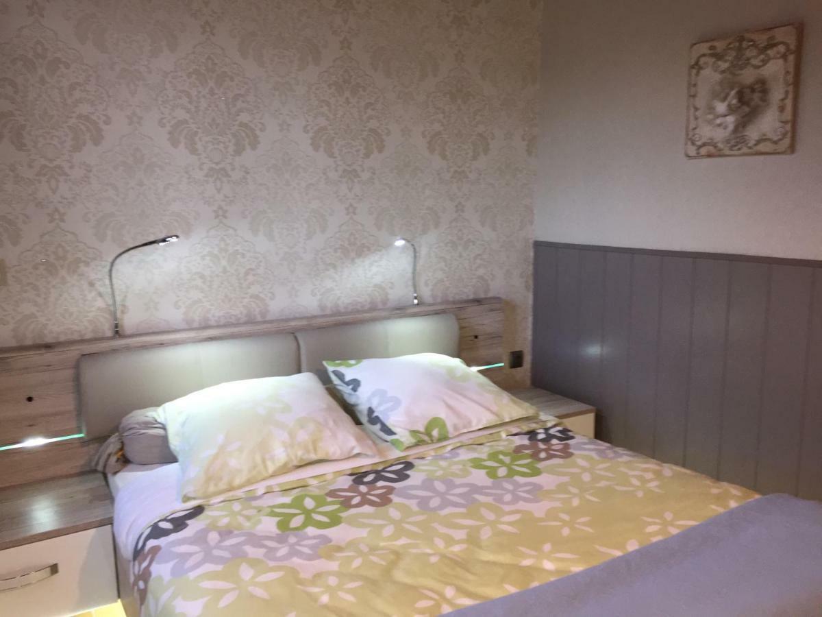 Bed and Breakfast Domaine Jeanne D'Arc Valhuon Exterior foto