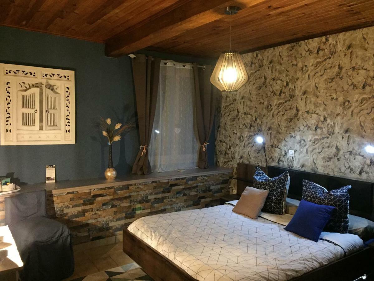 Bed and Breakfast Domaine Jeanne D'Arc Valhuon Exterior foto